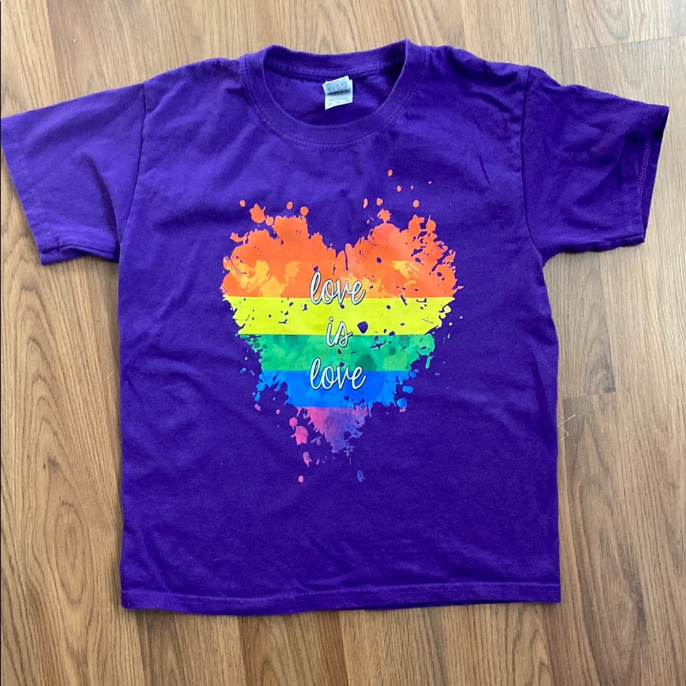 🚨2/$15.  Love is Love shirt. Youth small